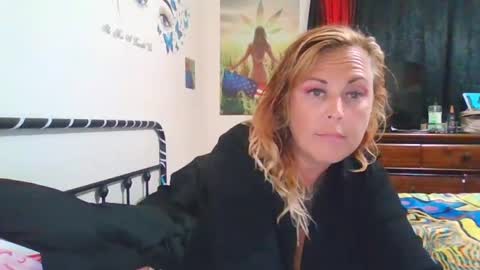 Destiny Layman online show from July 19, 3:32 am