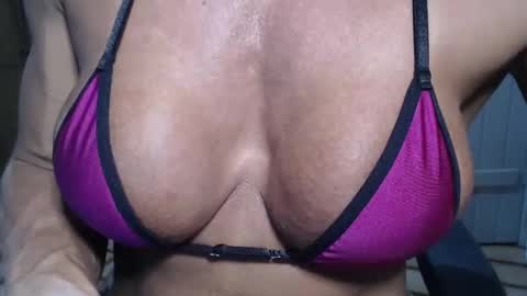 Snapshot of lusexyhot chatting on January 8, 2:46 am lusexyhot online show from January 8, 2:46 am