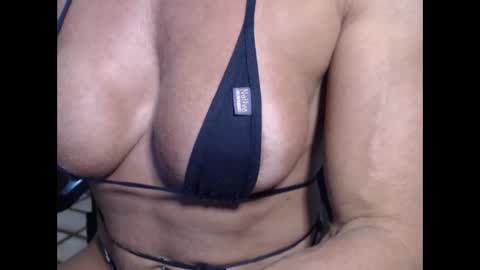 Snapshot of lusexyhot chatting on February 4, 1:13 am lusexyhot online show from February 4, 1:13 am