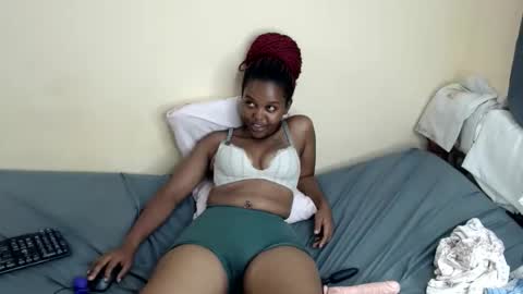 Snapshot of lush_goddess chatting on April 16, 10:56 pm shan online show from April 16, 10:56 pm