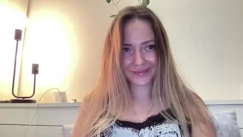 lusiluv online show from October 8, 10:07 pm