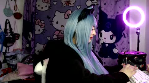 Snapshot of lussyevans_ chatting on July 18, 7:12 am lussyevans_ online show from July 18, 7:12 am
