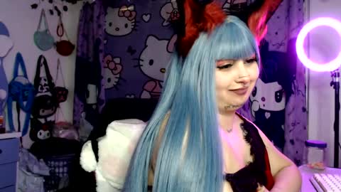 Snapshot of lussyevans_ chatting on August 8, 7:54 am lussyevans_ online show from August 8, 7:54 am
