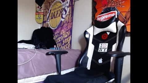 LUST online show from December 6, 7:45 pm