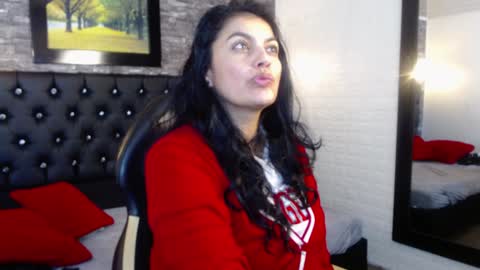 Snapshot of lust_mom chatting on December 4, 3:21 pm Angela 3 online show from December 4, 3:21 pm