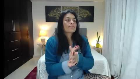 Snapshot of lust_mom chatting on June 21, 1:08 am Angela 3 online show from June 21, 1:08 am
