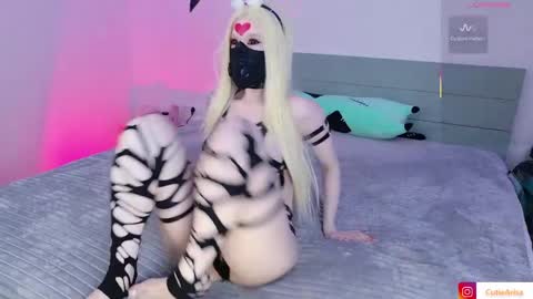 Asami online show from April 7, 6:30 pm