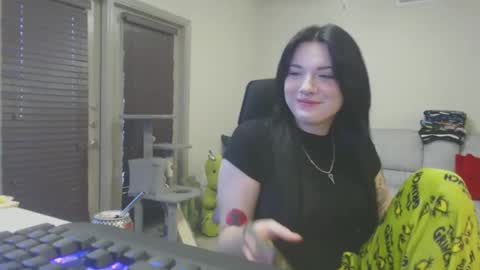 Snapshot of lustfullives chatting on December 19, 10:53 pm LustfulLives online show from December 19, 10:53 pm