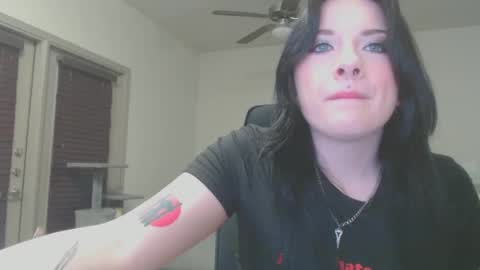 Snapshot of lustfullives chatting on February 9, 12:39 am LustfulLives online show from February 9, 12:39 am