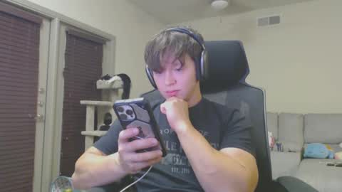 Snapshot of lustfullives chatting on September 22, 3:30 am LustfulLives online show from September 22, 3:30 am