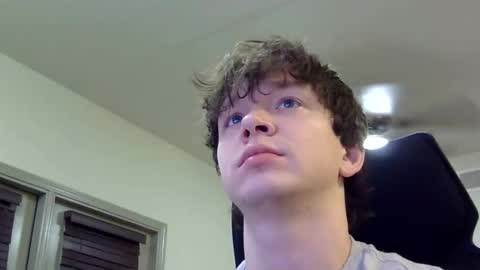 Snapshot of lustfullives chatting on April 3, 4:32 am LustfulLives online show from April 3, 4:32 am