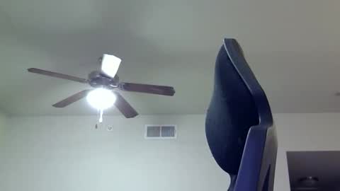 Snapshot of lustfullives chatting on April 9, 8:20 am LustfulLives online show from April 9, 8:20 am