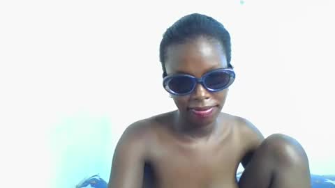 Snapshot of lustrousnerd chatting on February 17, 6:53 am Noreh online show from February 17, 6:53 am