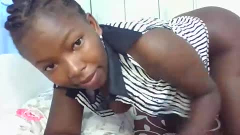 Snapshot of lustrousnerd chatting on November 14, 4:11 am Noreh online show from November 14, 4:11 am