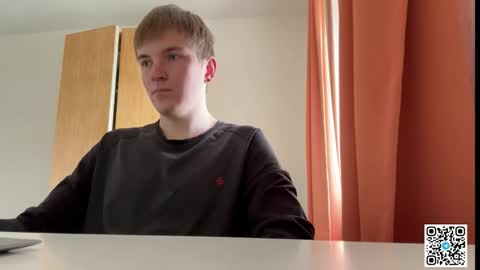 Snapshot of lustviper chatting on October 18, 9:32 am Nik online show from October 18, 9:32 am