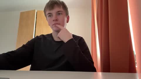 Snapshot of lustviper chatting on October 25, 9:28 am Nik online show from October 25, 9:28 am