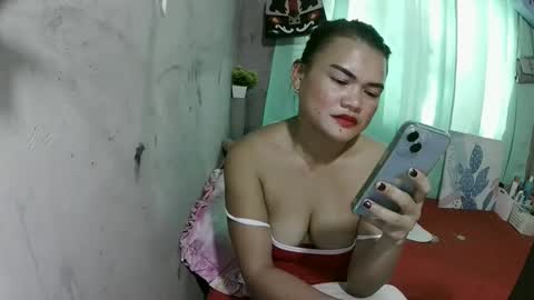 Flora Mae online show from April 24, 8:06 am