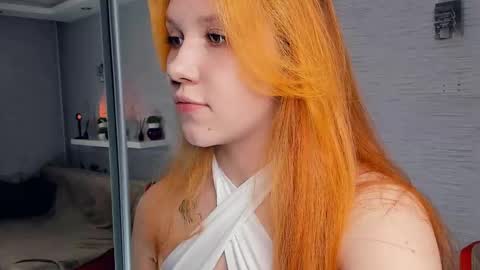 Snapshot of lusty_miss_di chatting on March 2, 7:21 am Isabel online show from March 2, 7:21 am
