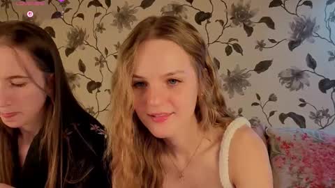 Aura online show from October 4, 8:29 pm