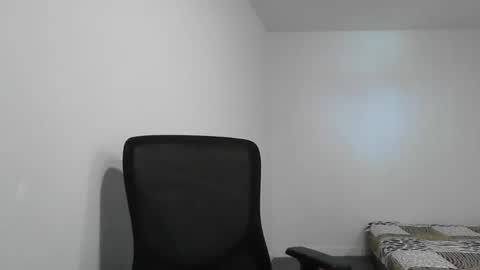 lustyhunk95 online show from December 8, 4:04 am