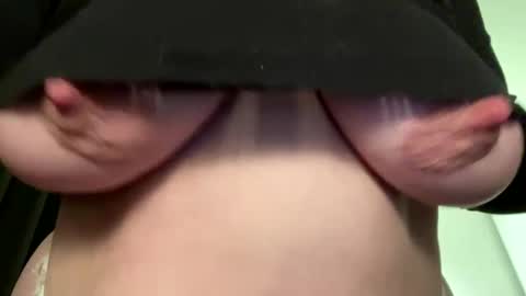 lustytits85 online show from December 18, 12:18 pm