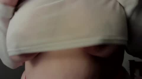 lustytits85 online show from September 21, 1:24 pm