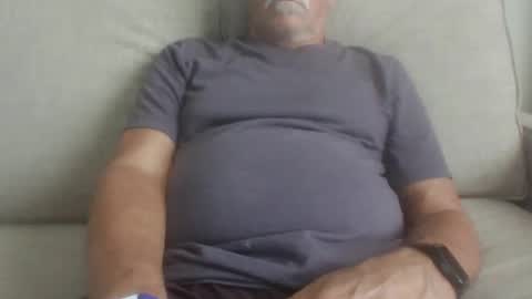 Snapshot of luv269er chatting on June 8, 7:58 pm luv269er online show from June 8, 7:58 pm