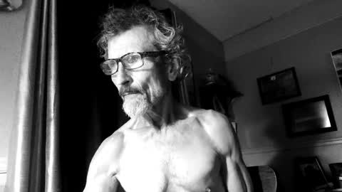 Snapshot of luvdezire chatting on July 21, 3:42 am Peter Jacksone online show from July 21, 3:42 am