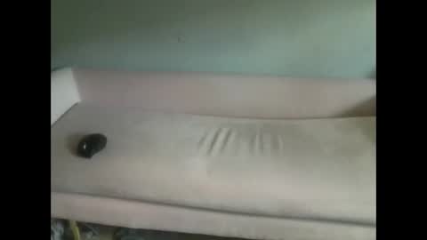 Snapshot of luvmesluts chatting on October 6, 7:33 pm luvmesluts online show from October 6, 7:33 pm