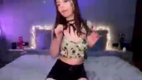 Snapshot of luvmiu chatting on November 10, 11:48 pm luvmiu online show from November 10, 11:48 pm