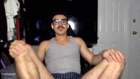 Snapshot of luvrboy77 chatting on July 4, 6:08 am luvrboy77 online show from July 4, 6:08 am
