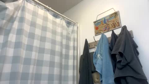 Snapshot of luvtobenude21 chatting on November 13, 12:26 pm Joe and Sarah online show from November 13, 12:26 pm