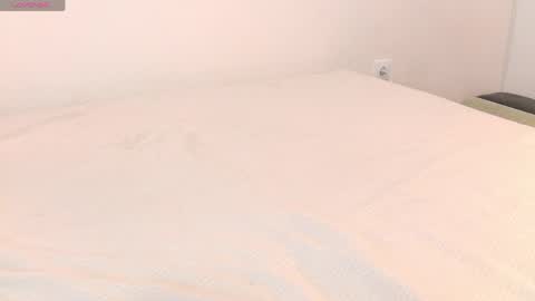 luvtosin663 online show from April 22, 6:42 pm