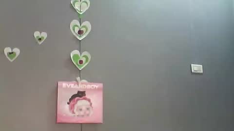 Bee Bee online show from February 28, 8:04 am