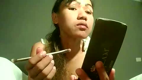 Bee Bee online show from April 17, 6:55 pm