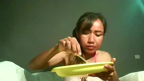 Bee Bee online show from April 22, 3:53 am