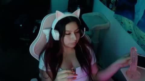 luvvespie online show from November 26, 10:44 pm