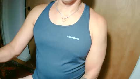 Snapshot of luvzjerkingoff chatting on December 9, 12:51 pm luvzjerkingoff online show from December 9, 12:51 pm