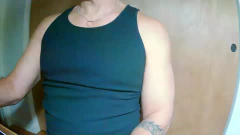 Snapshot of luvzjerkingoff chatting on January 15, 2:24 pm luvzjerkingoff online show from January 15, 2:24 pm