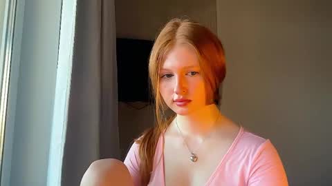 lux_angel online show from June 2, 12:01 am