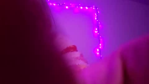 Snapshot of lux_lover69 chatting on November 17, 1:44 am lux_lover69 online show from November 17, 1:44 am