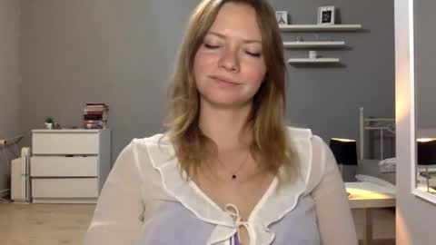 Snapshot of lux_millie chatting on September 11, 8:53 pm Millie online show from September 11, 8:53 pm