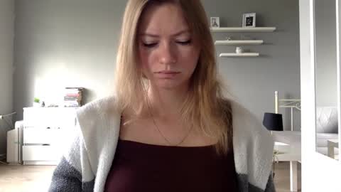 Snapshot of lux_millie chatting on September 15, 6:57 am Millie online show from September 15, 6:57 am