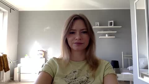 Snapshot of lux_millie chatting on September 25, 8:07 am Millie online show from September 25, 8:07 am