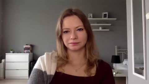 Snapshot of lux_millie chatting on October 24, 8:11 am Millie online show from October 24, 8:11 am