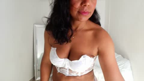 Snapshot of lux_noxentia chatting on July 10, 12:52 pm Luz online show from July 10, 12:52 pm