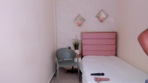 Snapshot of lux_noxentia chatting on July 27, 8:38 pm Luz online show from July 27, 8:38 pm