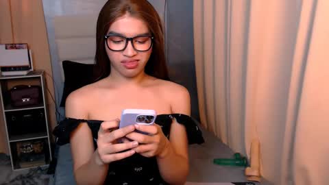 queen lux online show from February 20, 11:54 pm