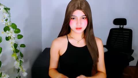 queen lux online show from November 8, 8:14 am