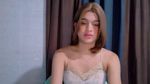 queen lux online show from December 21, 3:02 am